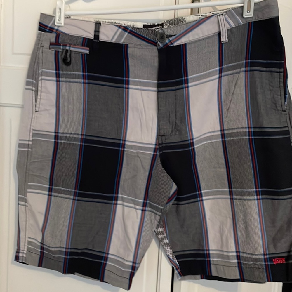 Men’s Vans plaid shorts